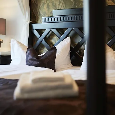 Bernstein Hotel 4*