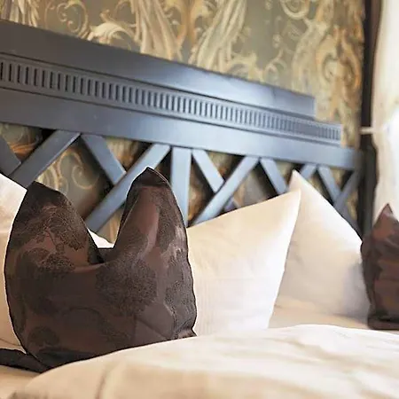 Bernstein Hotel 4*